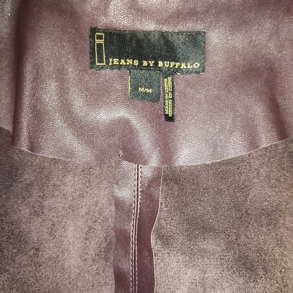 Cute plum colored faux leather jacket size M - Picture 2 of 5